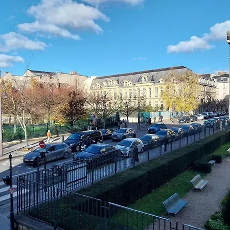 100 M With Seine View Marais Near Notre-dame Parigi